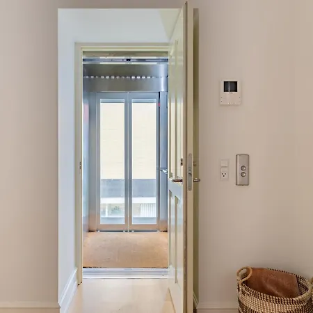 Sanders Shield - 3 Bedroom With Balcony Apartment
