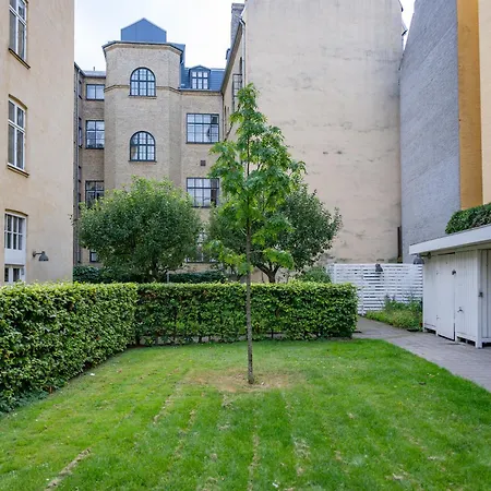 Sanders Shield - 3 Bedroom With Balcony Apartment Copenhagen