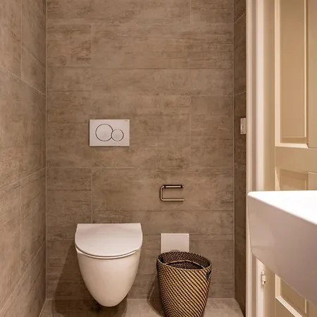 Sanders Shield - 3 Bedroom With Balcony Apartment