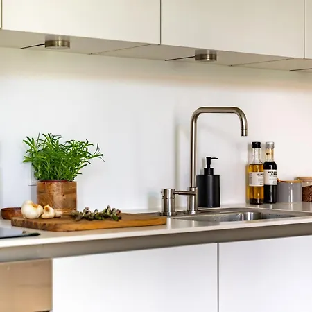 Sanders Shield - 3 Bdr With Balcony, In * 코펜하겐