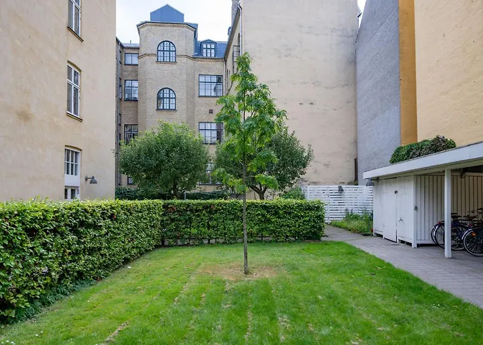 Shield 1 - 3 Bdr With Balcony In * København
