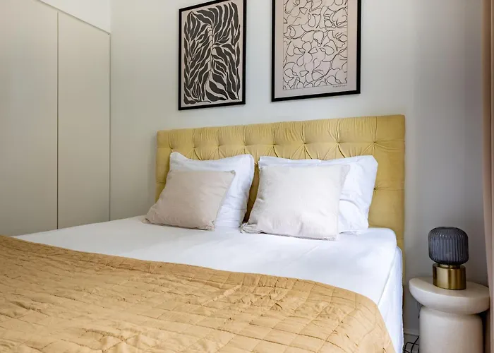 Shield 1 - 3 Bdr With Balcony In Διαμέρισμα