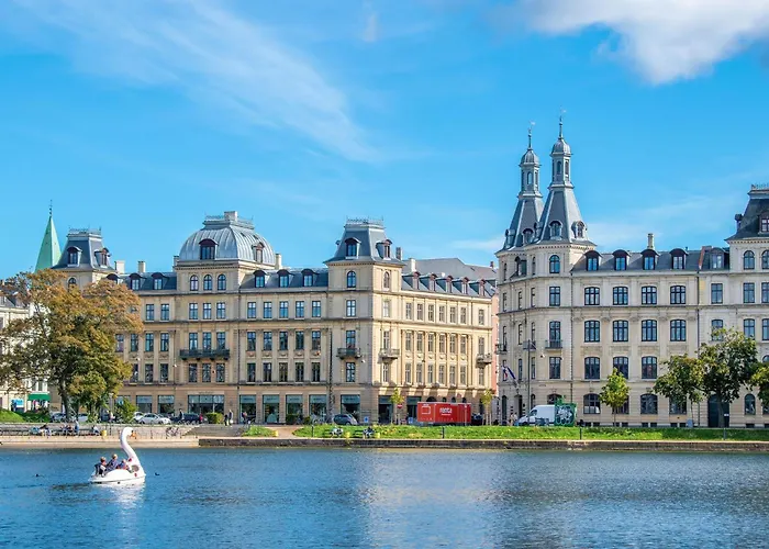 Shield 1 - 3 Bdr With Balcony In Lejlighed