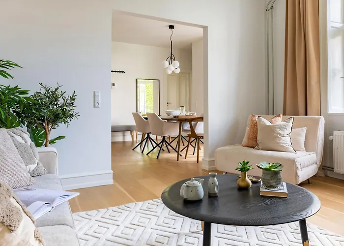 Shield 1 - 3 Bdr With Balcony In Lejlighed