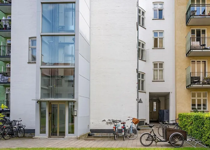 Shield 1 - 3 Bdr With Balcony In København