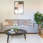 Apartment Shield 1 - 3 Bdr With Balcony In