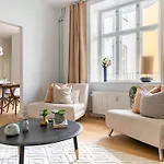 Shield 1 - 3 Bdr With Balcony In Apartment