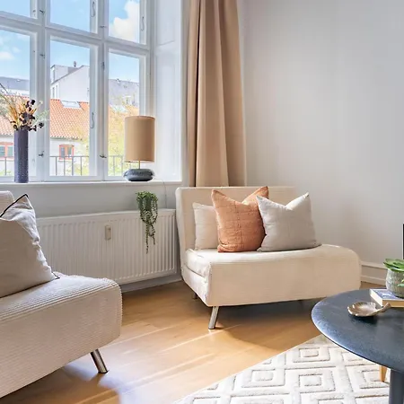 Shield 1 - 3 Bdr With Balcony In Kopenhagen